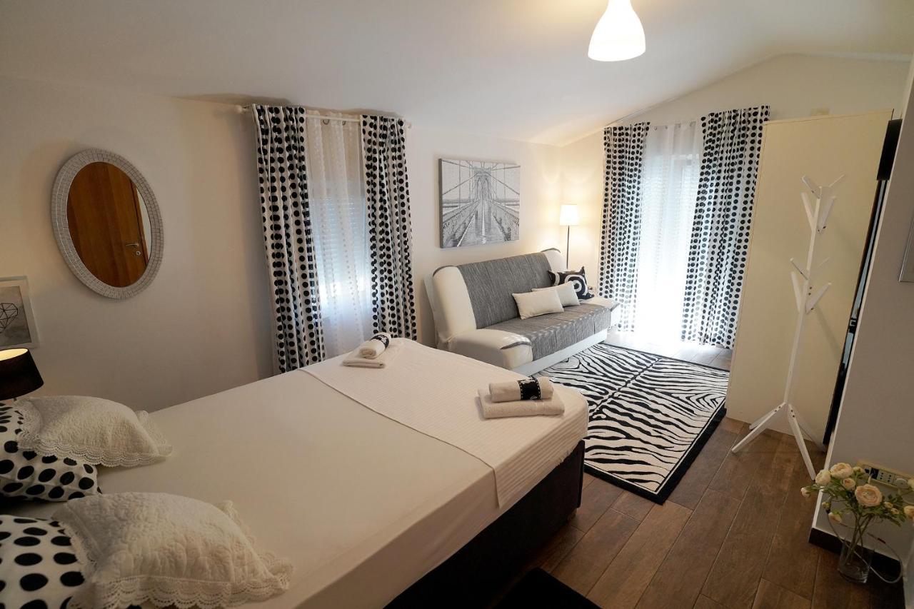 Villa Tago With Heated New Pool Kastela Exterior photo